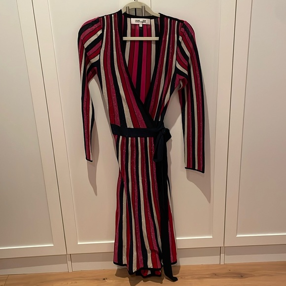 Diane Von Furstenberg Long Sleeve Striped Sparkle Wrap Dress Sz S - Picture 2 of 8